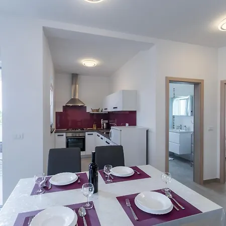 Apartman Antonio 4 *