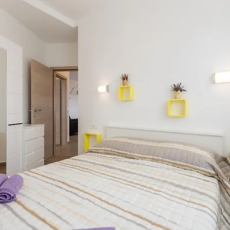 Lägenhet Apartman Antonio 4 *