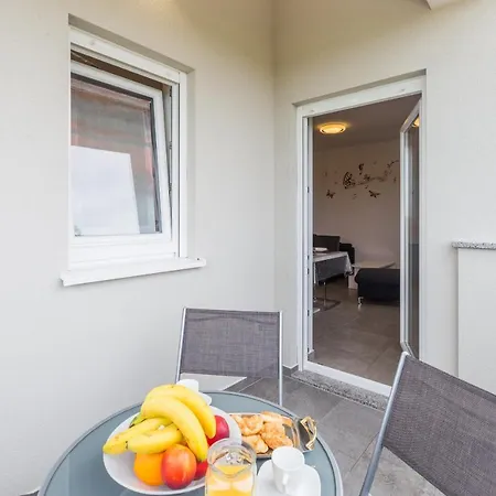 Apartman Antonio 4 *